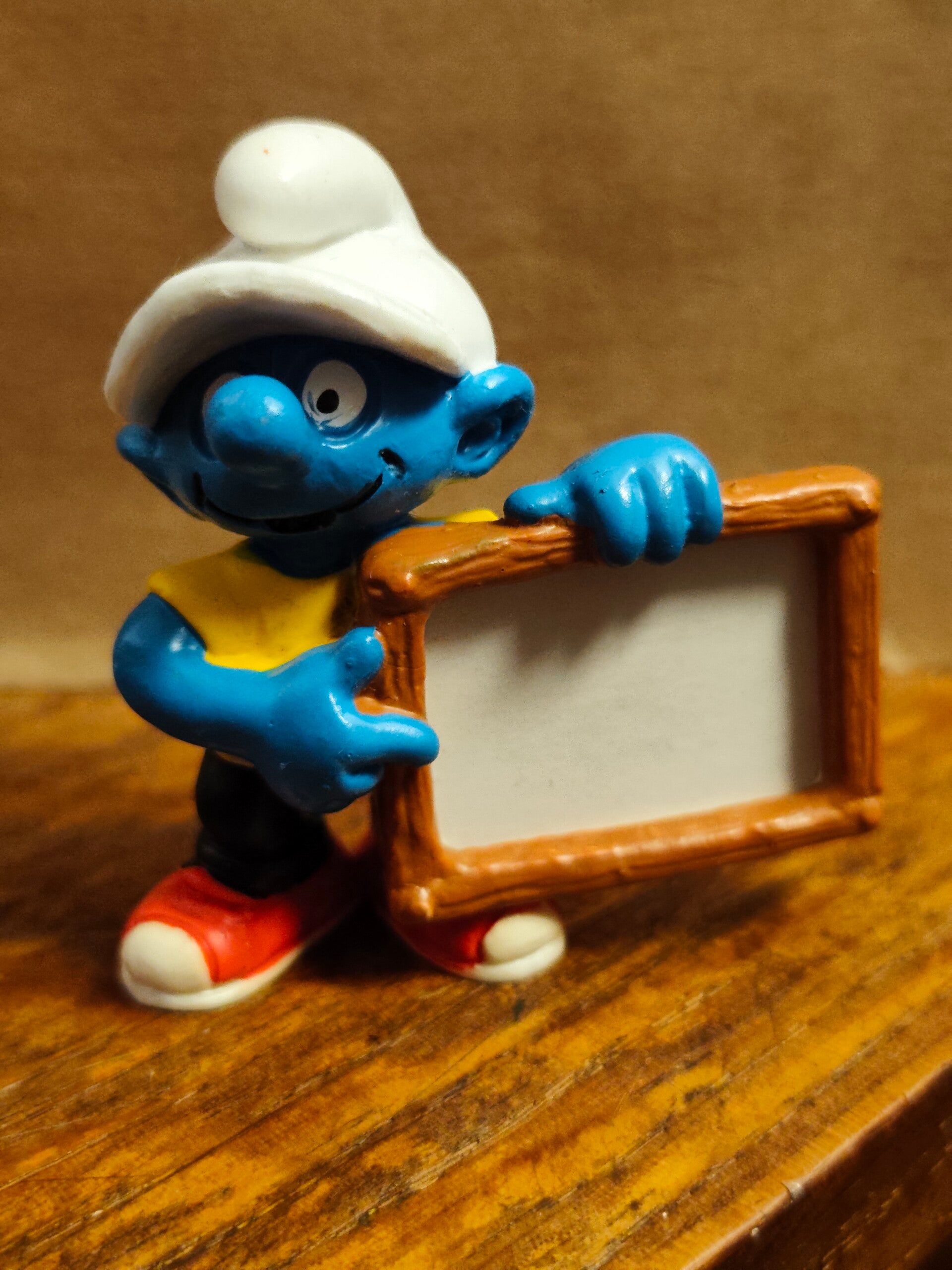 Figurine Schtroumpf Vintage , Schtroumpf hip hop au panneau