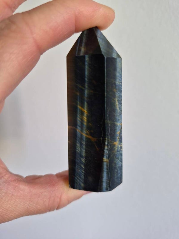 Pointe oeil de tigre avec oeil de faucon