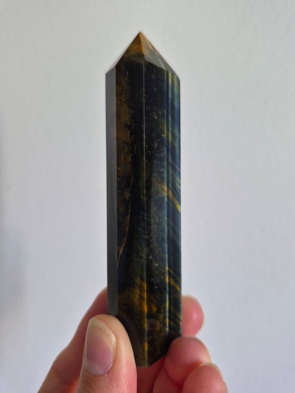 Pointe oeil de tigre avec oeil de faucon