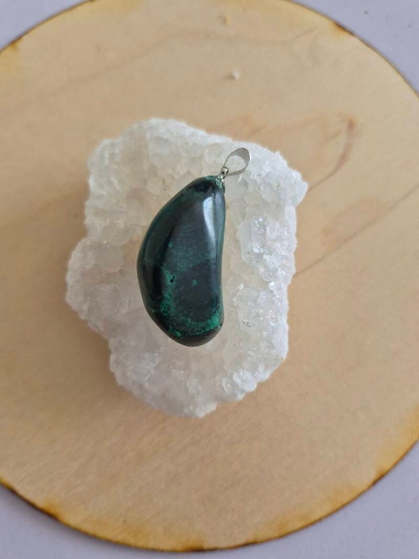 Pendentif pierre roulée malachite