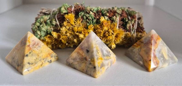 Pyramide agate crazy lace