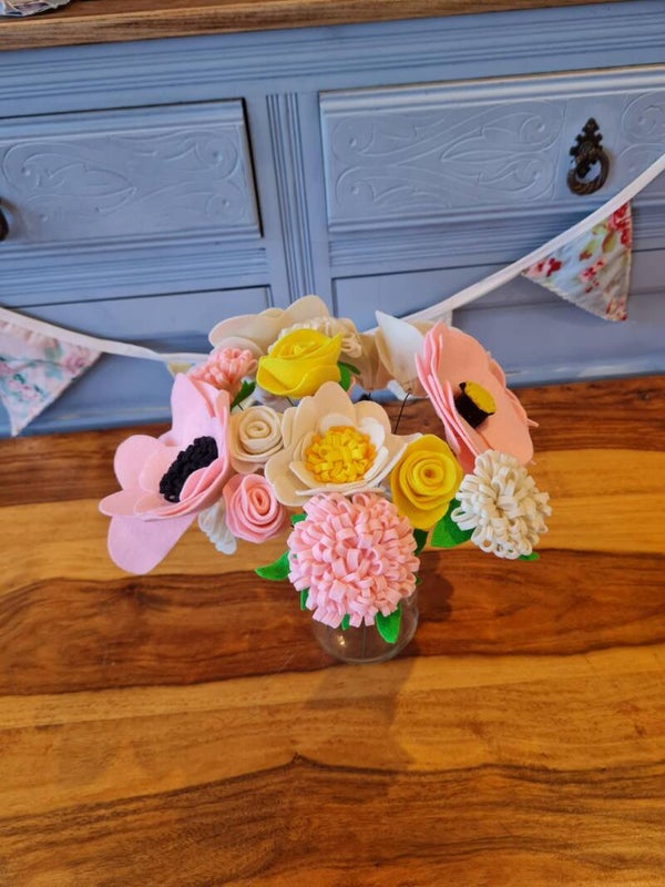 Handmade Felt Flowers: Option 13