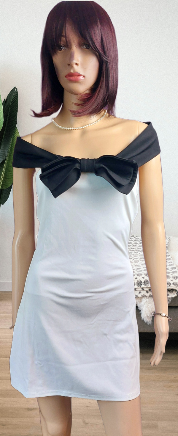Robe raffinée & dos nu, alliant élégance intemporelle et féminité / Taille M 38