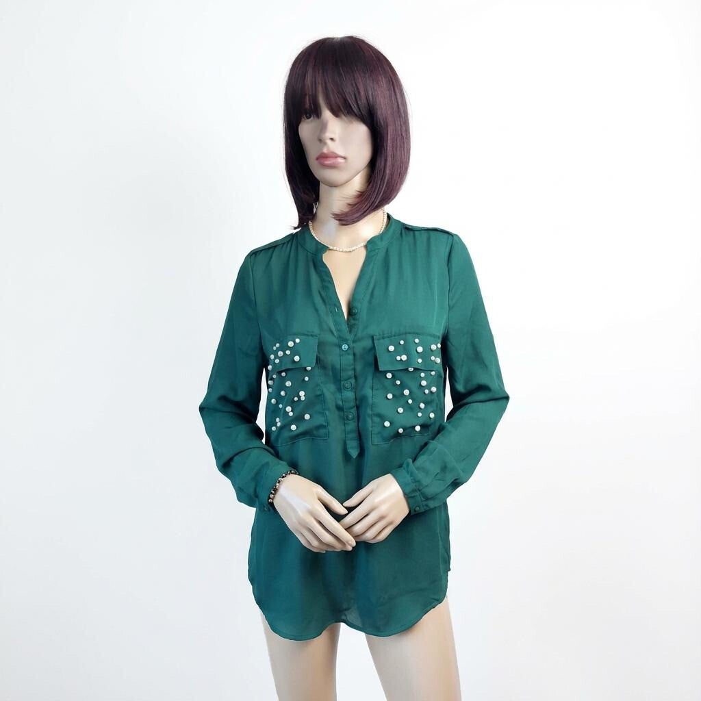 Chemisier fluide vert avec perles au style féminin et tendance – Taille L (40)