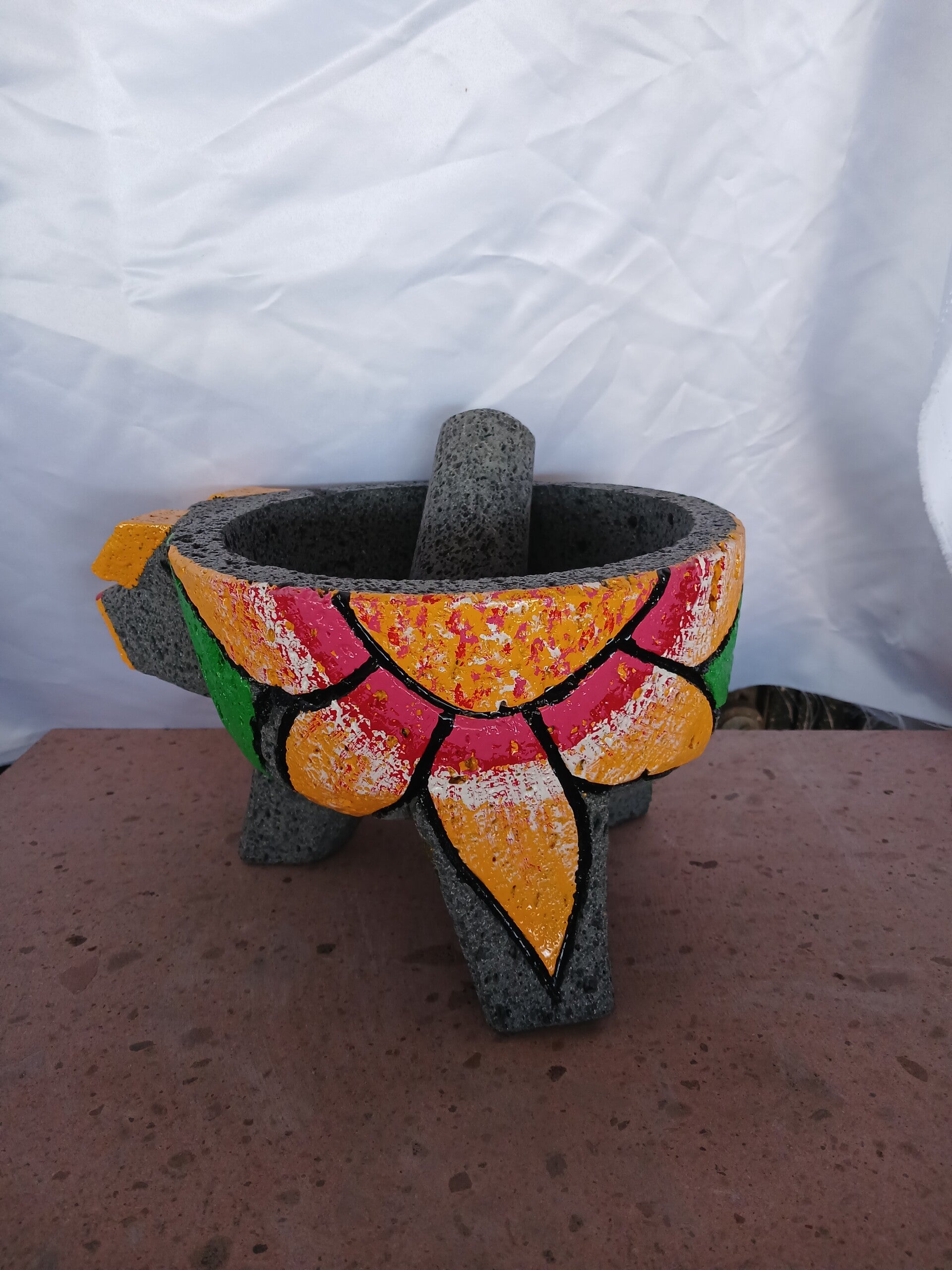 Molcajete con girasol