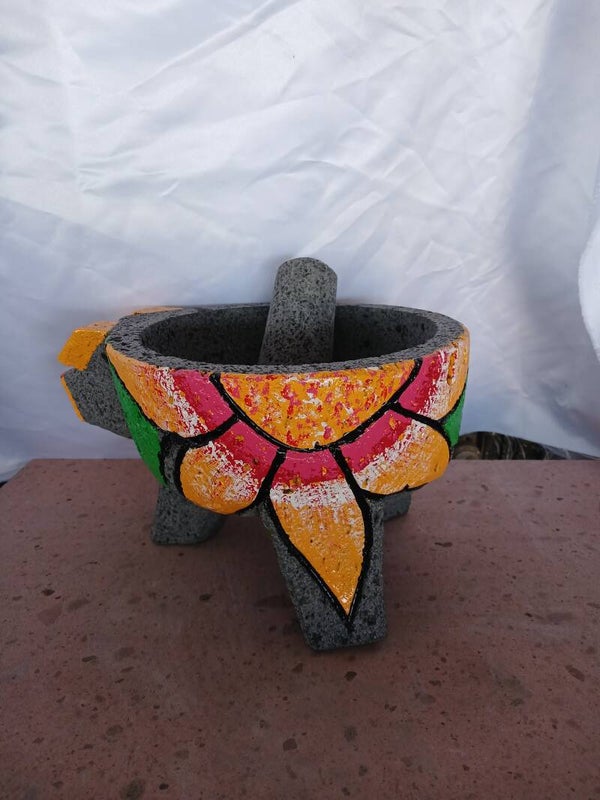 Molcajete con girasol