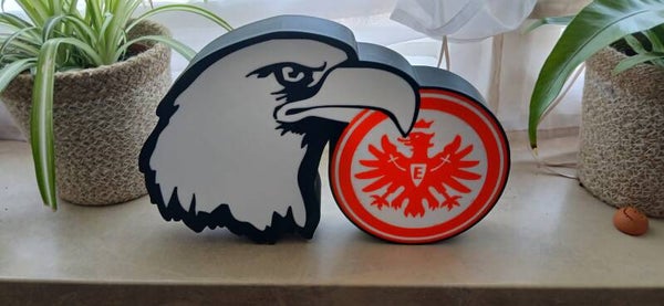 Adler mit Logo