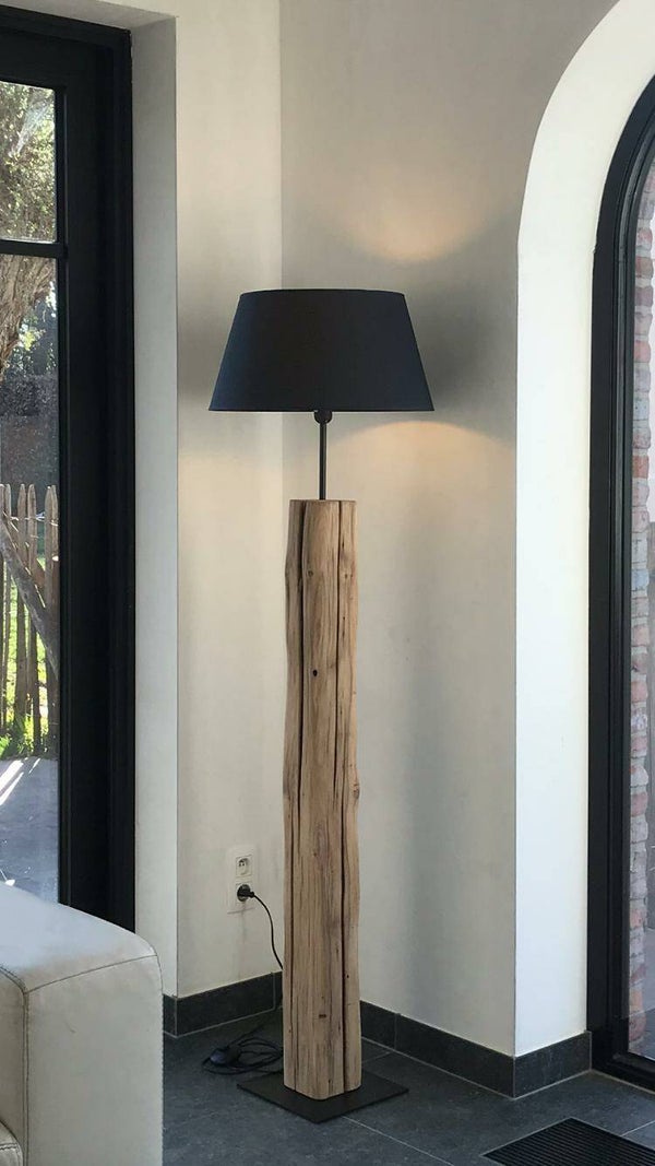Vloerlamp in oude eik 