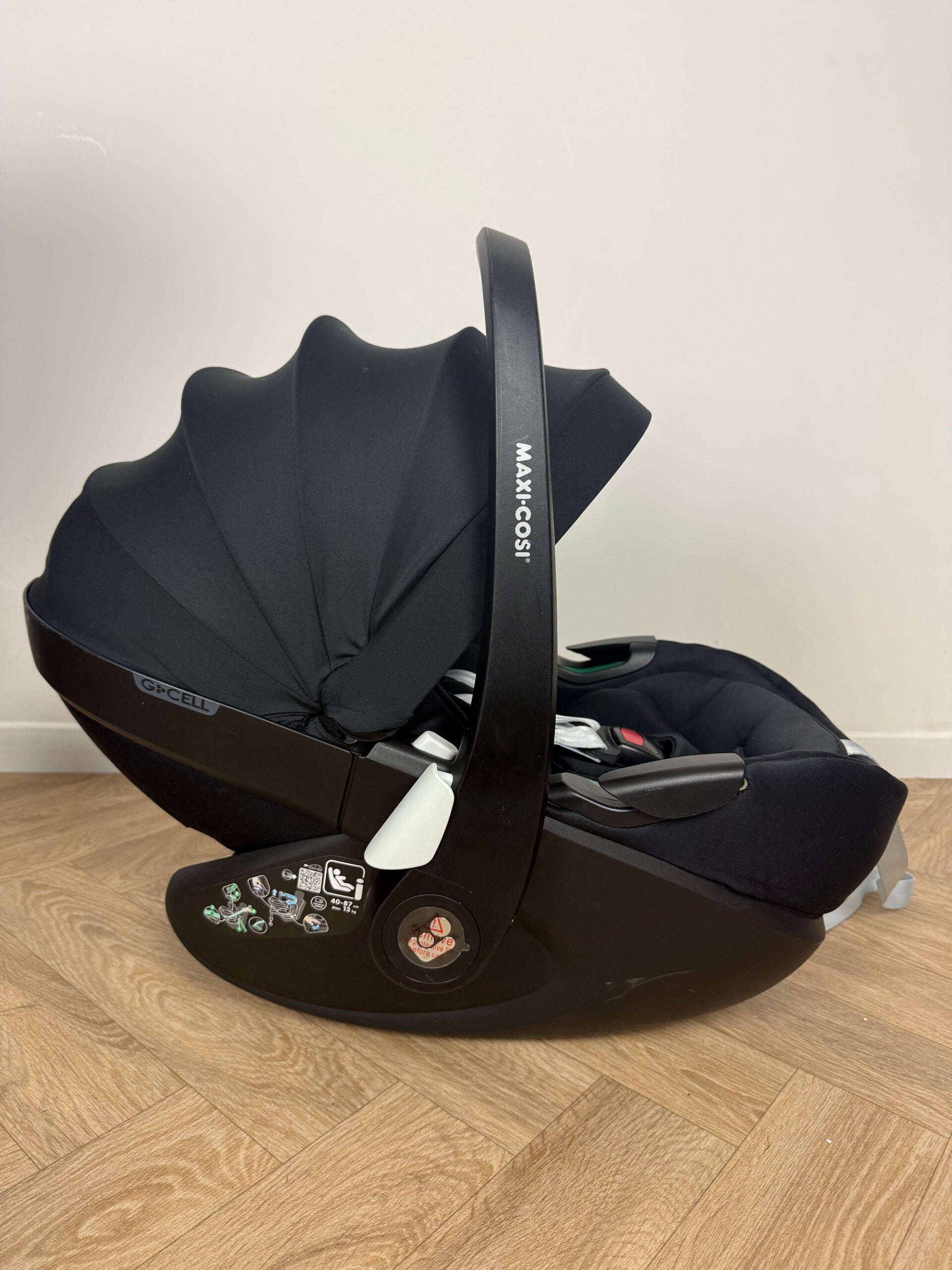Maxi Cosi Pebble 360 Pro Lay Flat / Reclining Car Seat