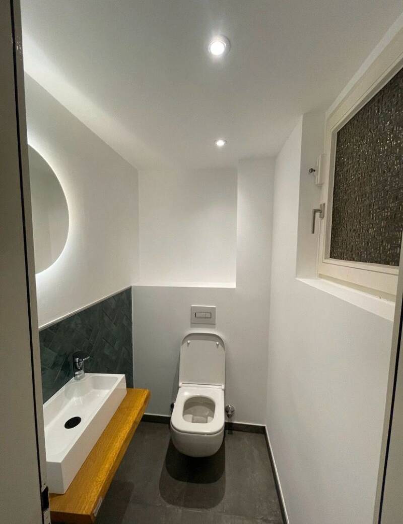 Schön saniertes Bad