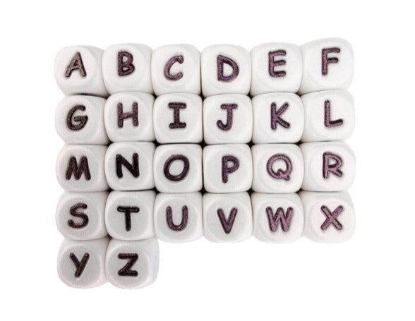 Siliconen letterkralen wit met zwart  12 mm