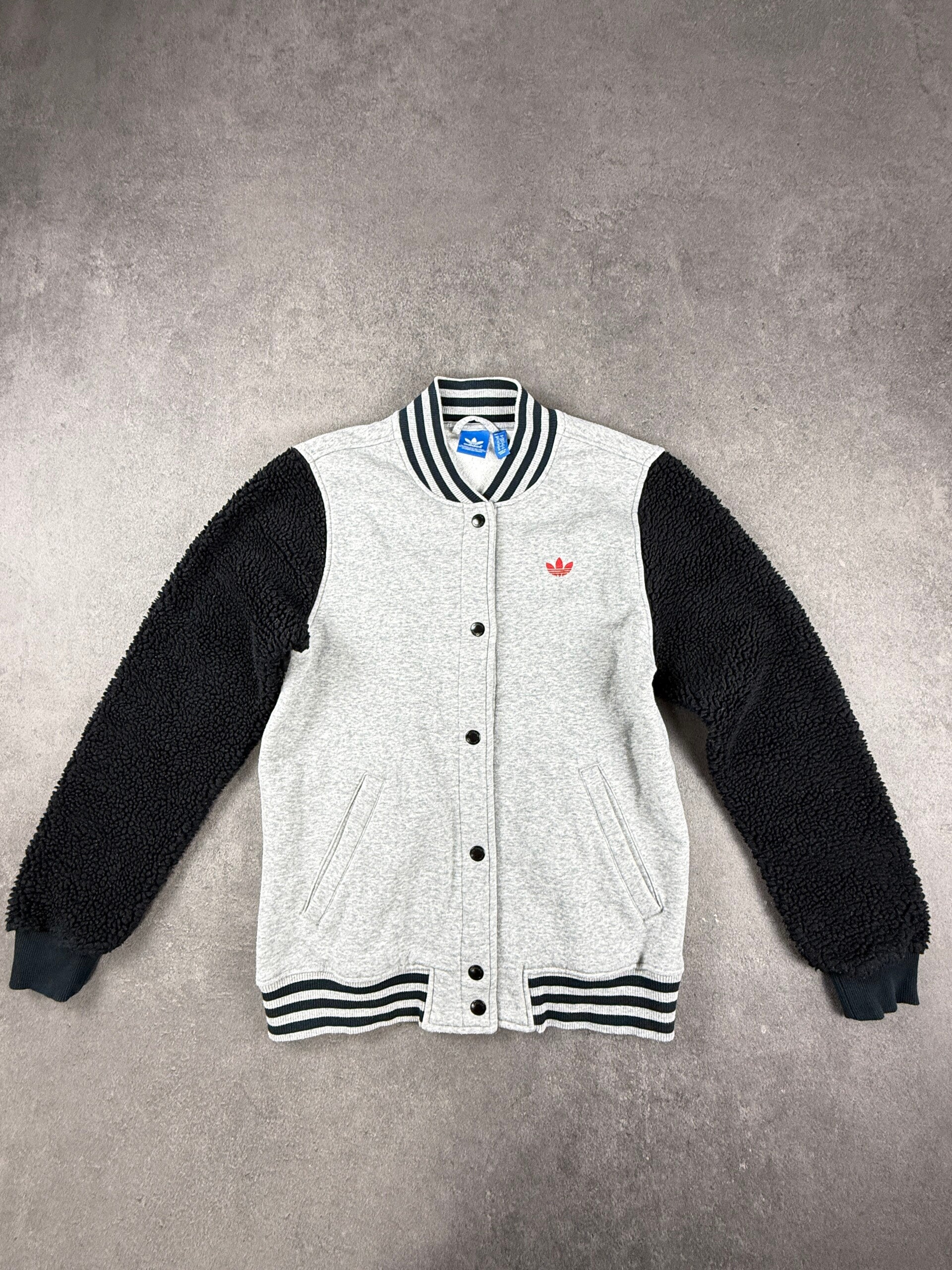 Adidas Originals NBA Chicago Bulls Varsity Jacket – Grau / Schwarz / Rot – Gr. 36 – 2013