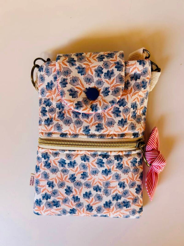 Bolso móvil flores azules
