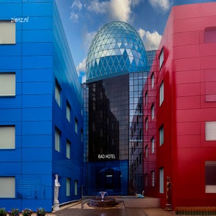badhotel-standard.jpg