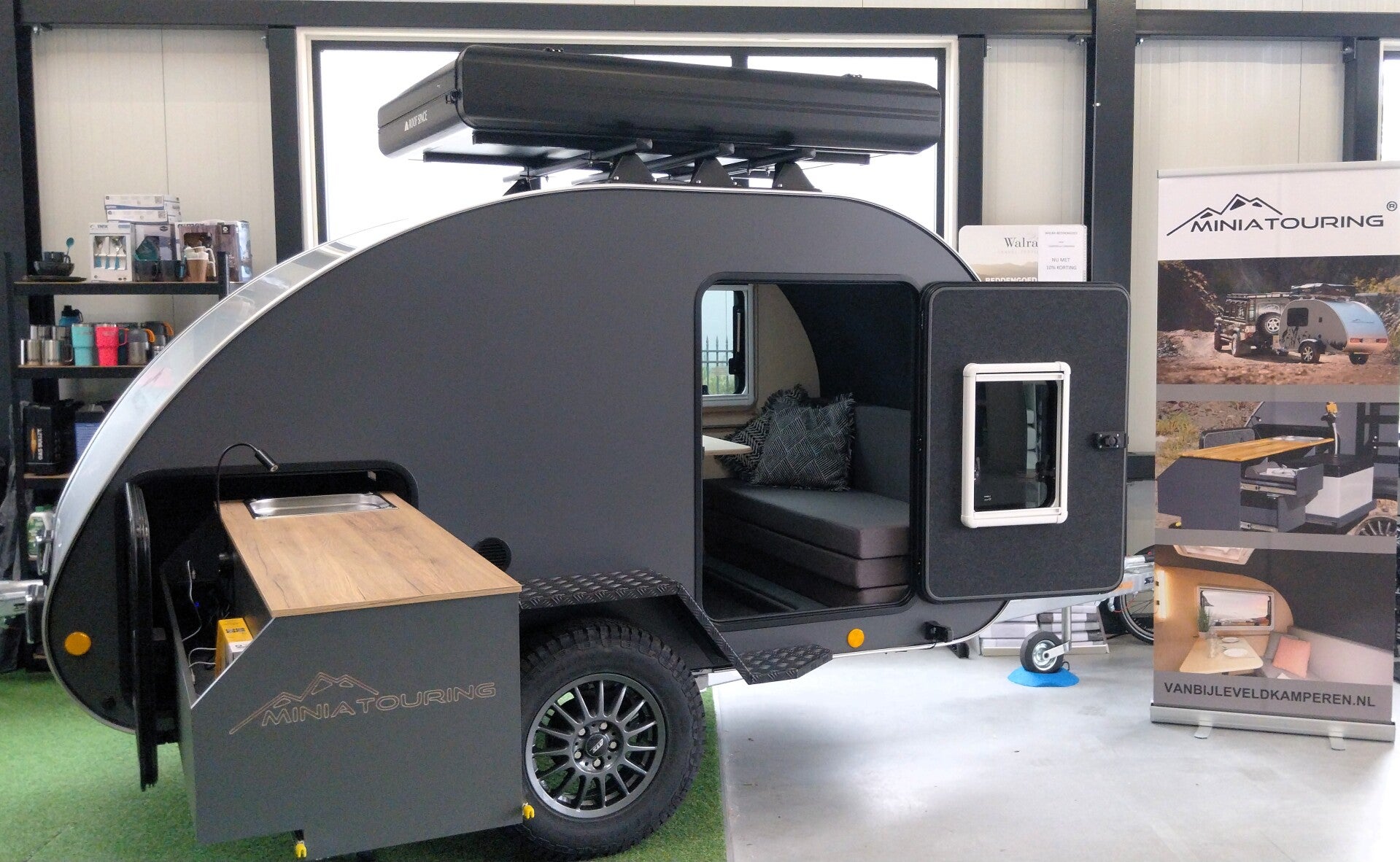 Miniatouring M22 met daktent