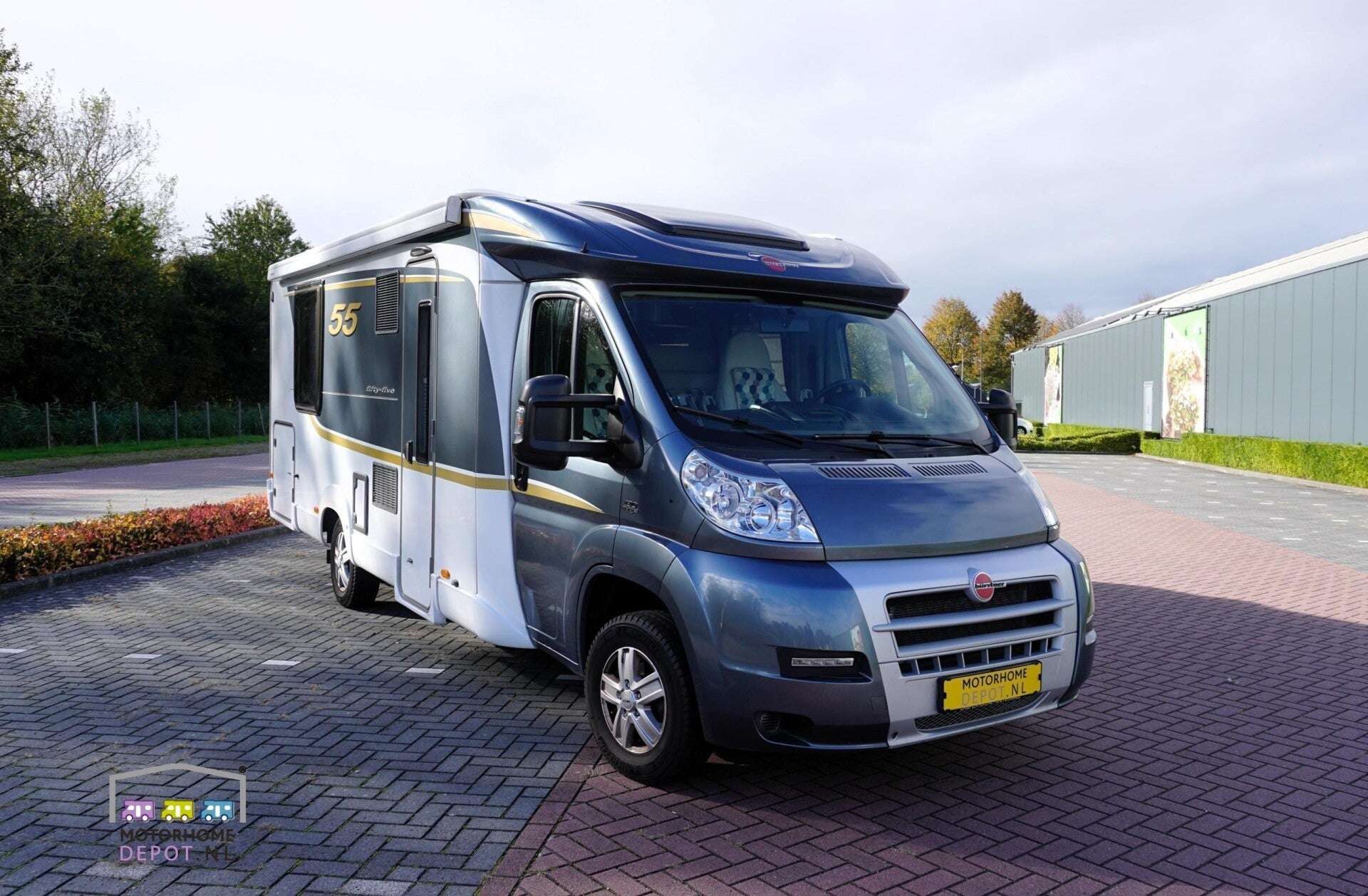 Bürstner Nexxo T740 55 edition halfintegraal camper