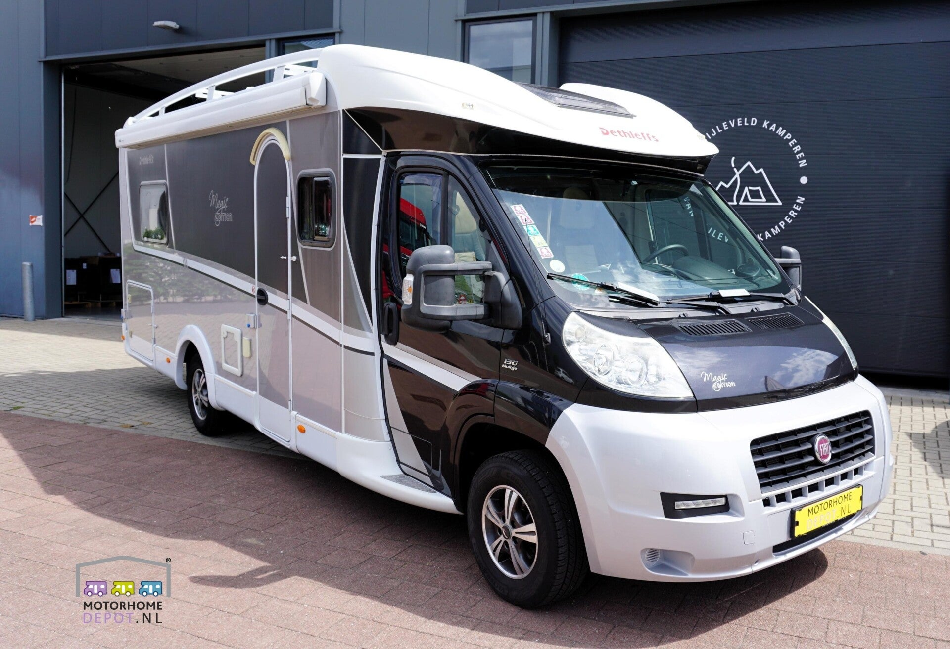 Dethleffs Magic Edition Black halfintegraal camper