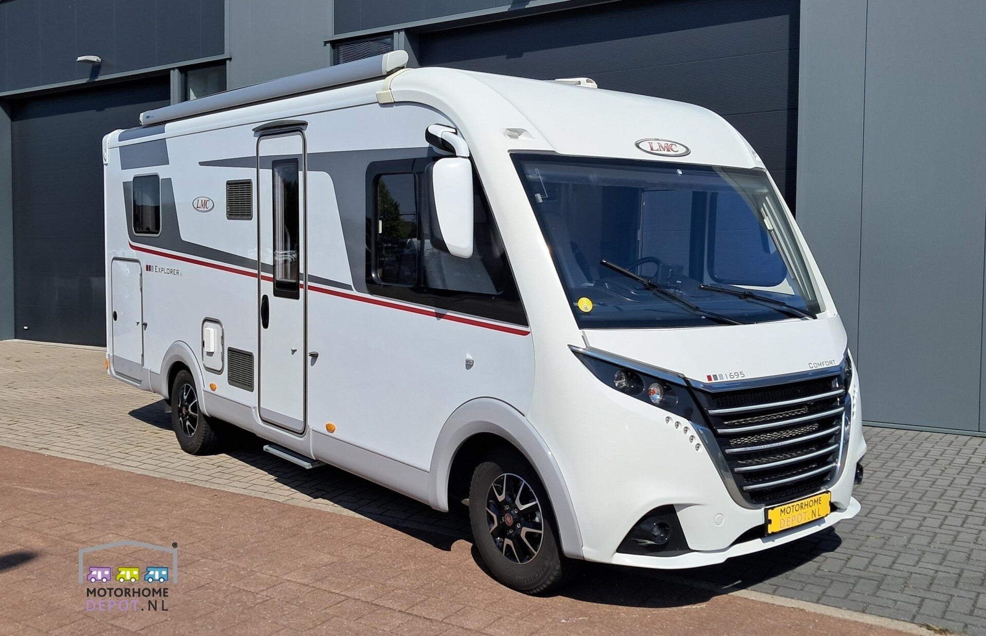 LMC Explorer 695 Comfort integraal camper