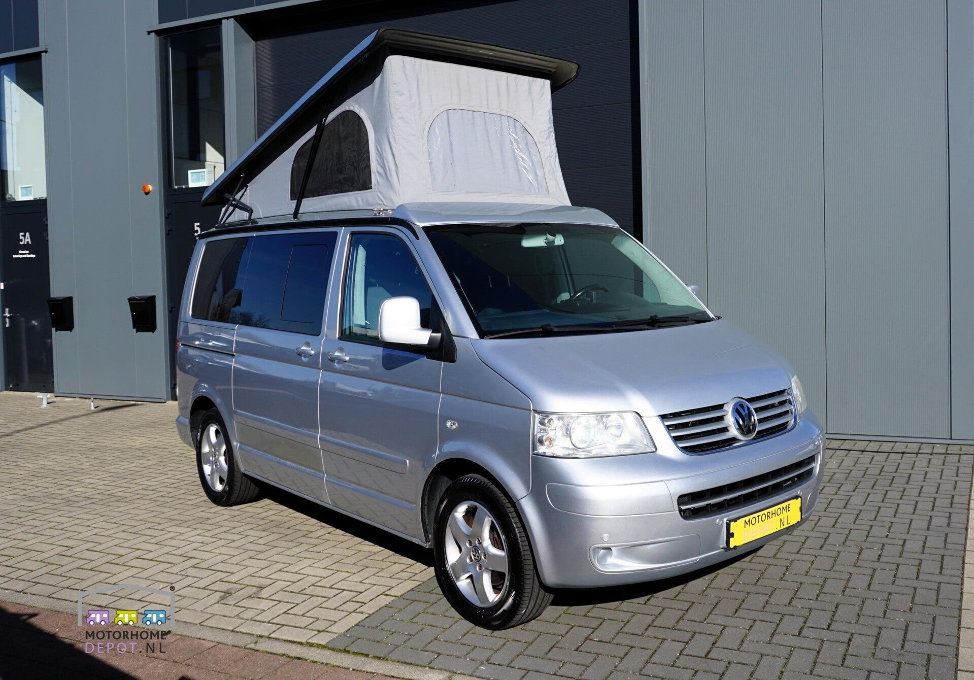 LMC Liberty 565 alkoof camper uit 2001.