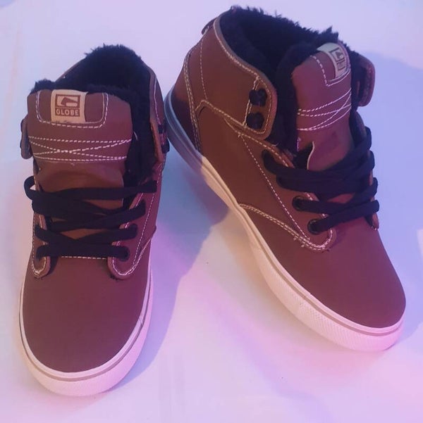 globe v motley mid toffe blak fur