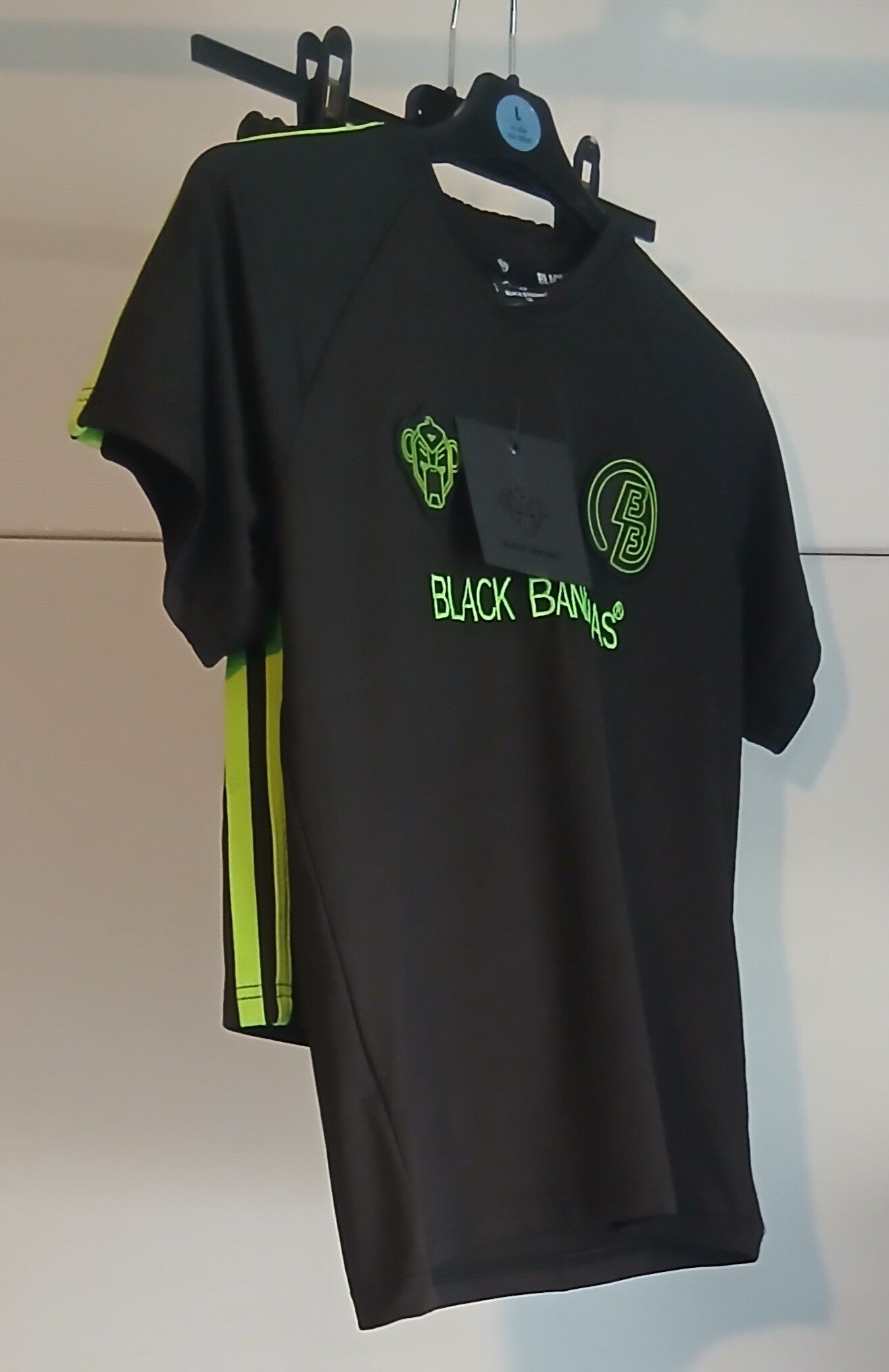 BLACK BANANA