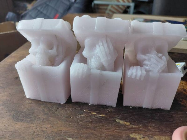 setje horen zien en zwijgen, skulls in geschenkdoos, lampjes, wit