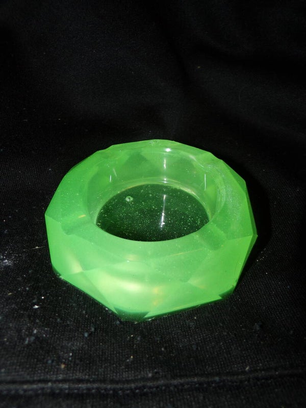kleine asbak glow in the dark groen