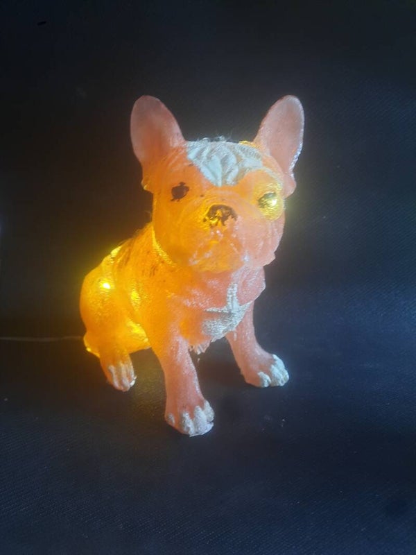 zittende bulldog lampje beige