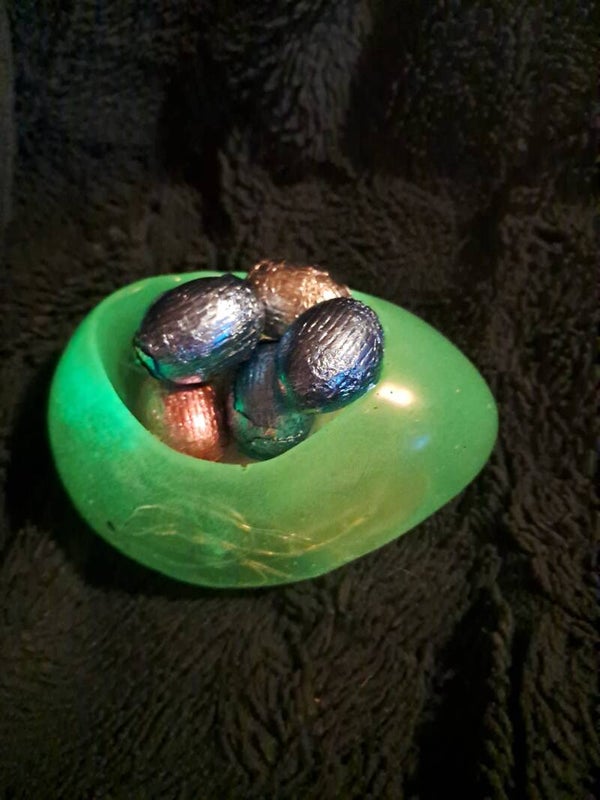 lampje in de vorm van een ei, glow in the dark groen