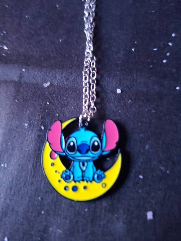Ketting, Stitch op de maan
