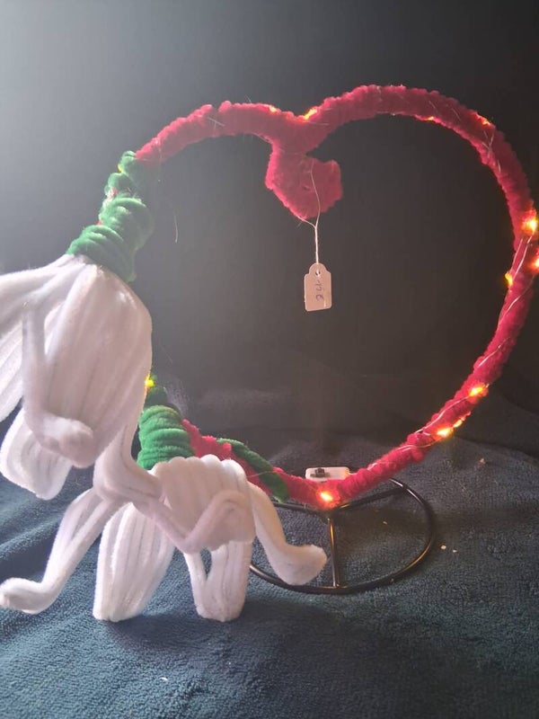 roze hartje met witte lelies, ledverlichting