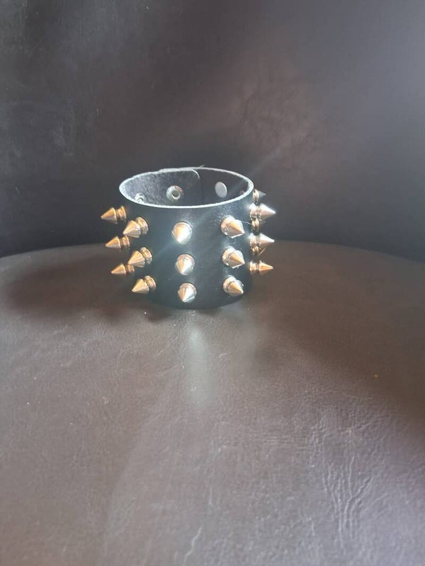 brede armband met spikes