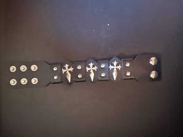 armband met kruisen