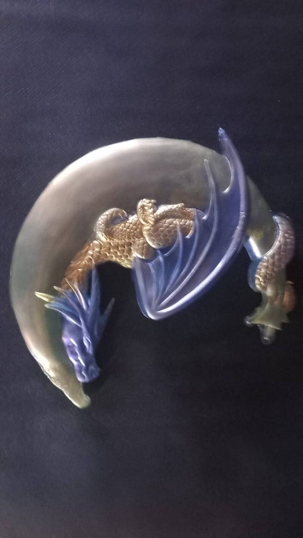 maan met slapende draak,  blauw/goud