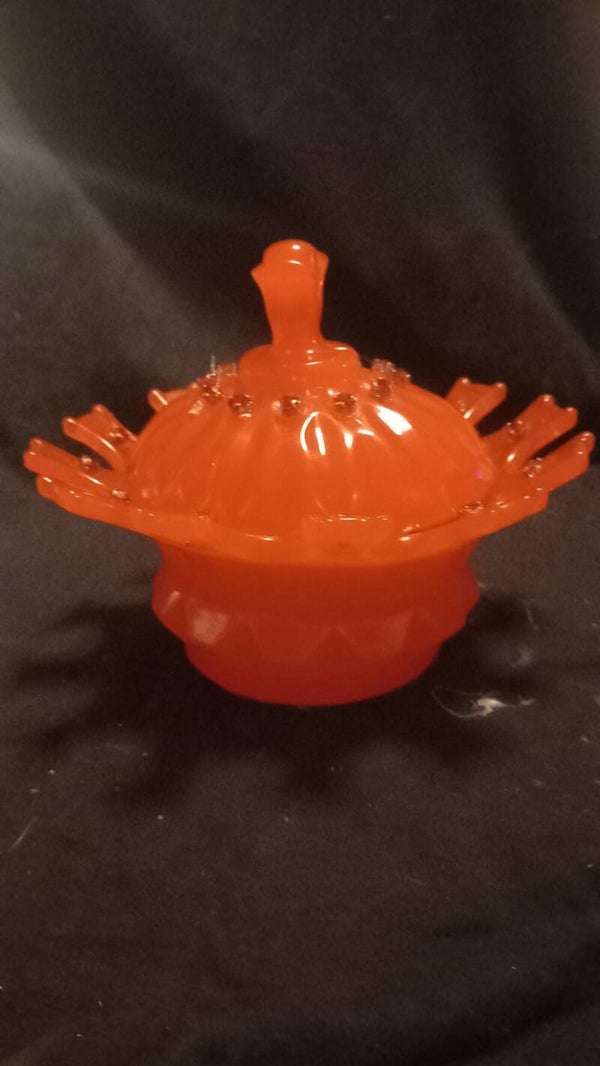 snoeppotje rood met rode diamantjes