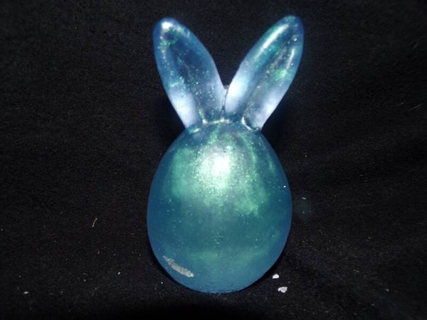 paasei met konijnenoren kameleon teal