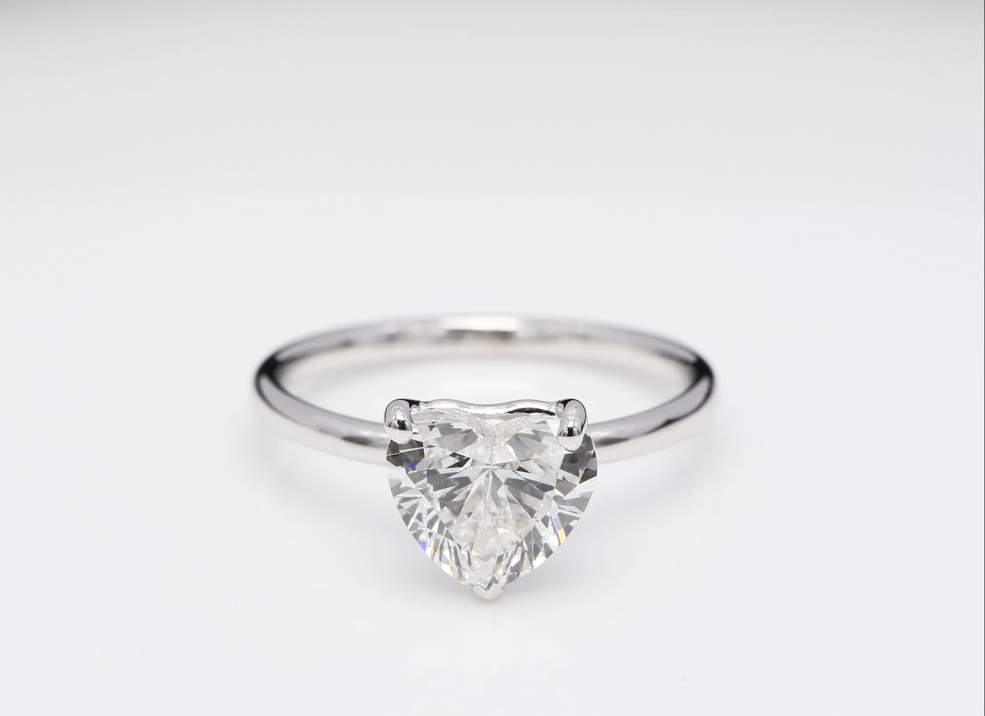 2crt Heart Diamond. 18crt White Gold Ring