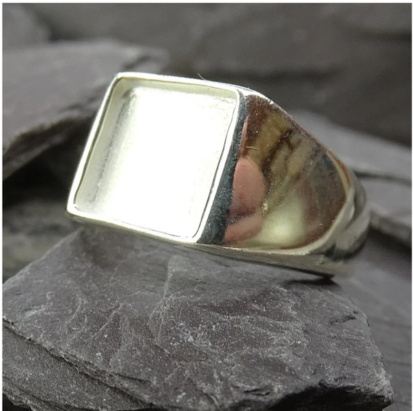 Gent Silver Seal Ring With A Solid Back Top 10mm Square