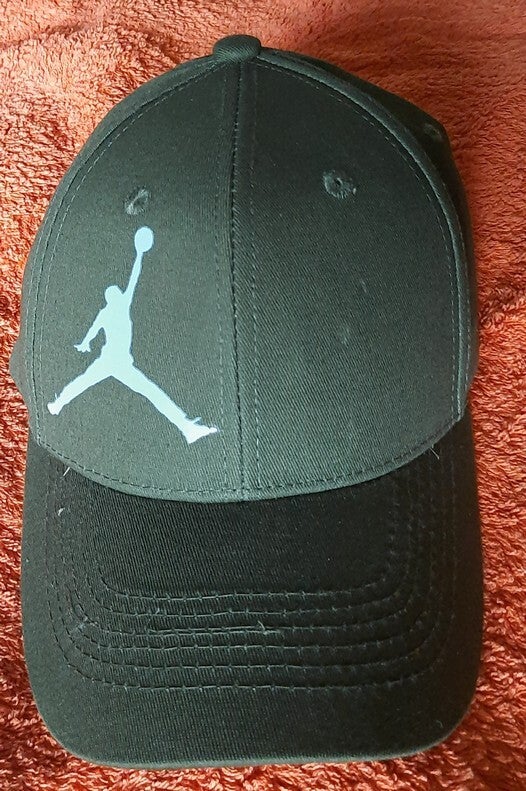 Czapka z daszkiem (W7)