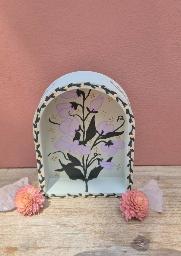 The botanical whispers altar- Sweet pea flower