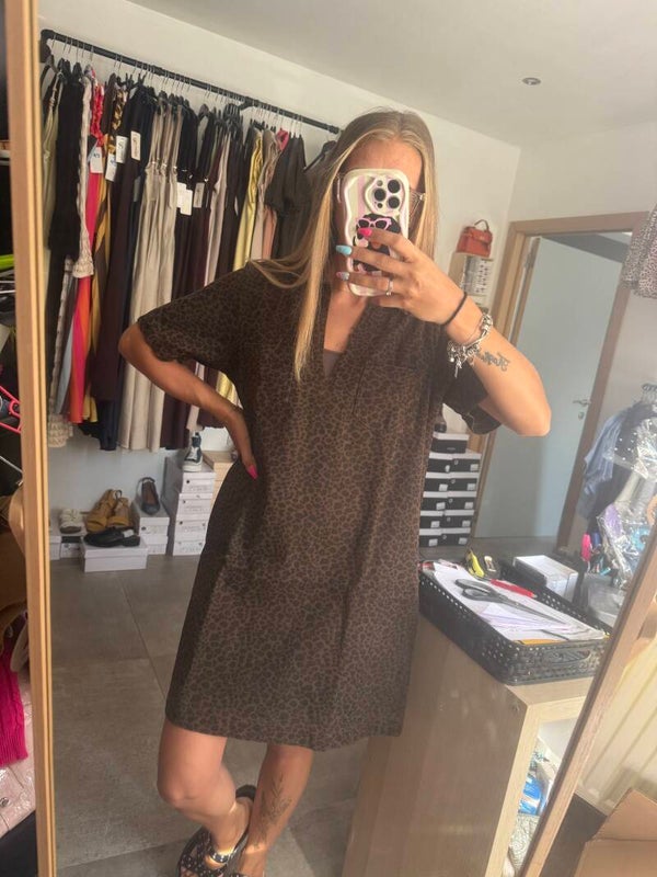 Robe Leila
