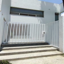a5f66e74-24c5-42b4-bd73-b53f24994387-standard.jpg