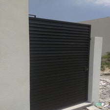e8e0e7d1-36a1-4e58-aed1-3558c0e4027a-standard.jpg