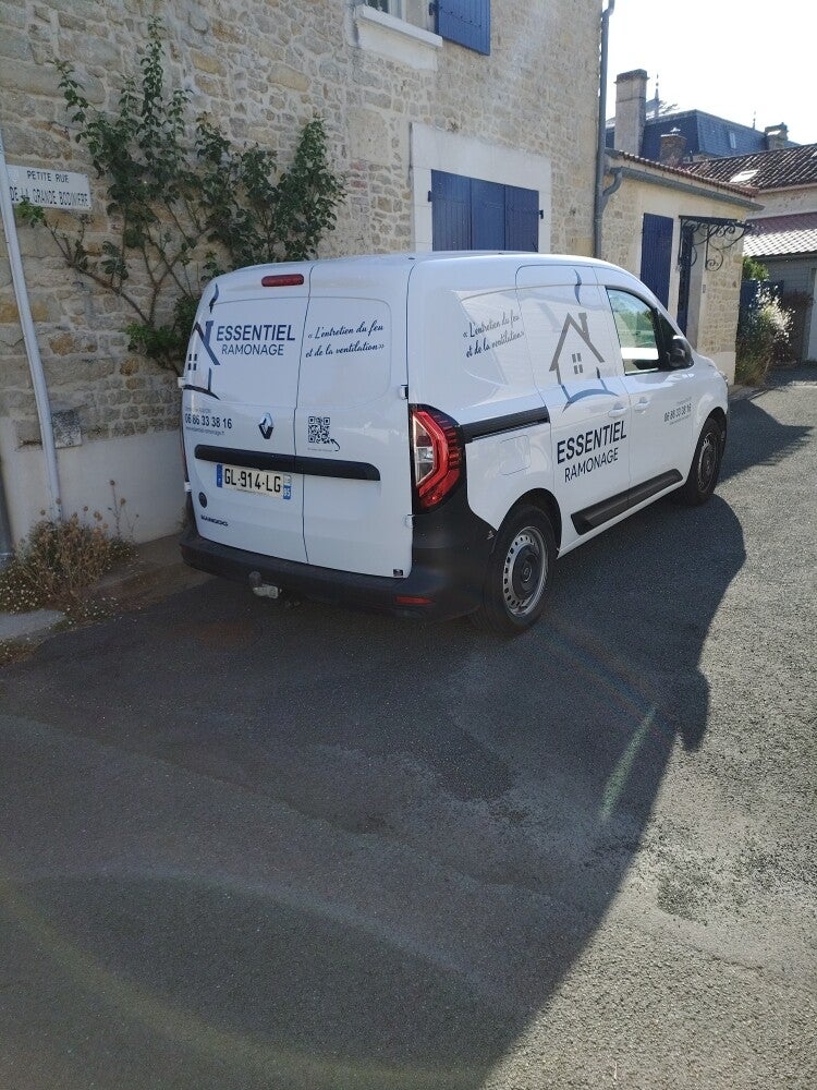 Véhicule Essentiel Ramonage