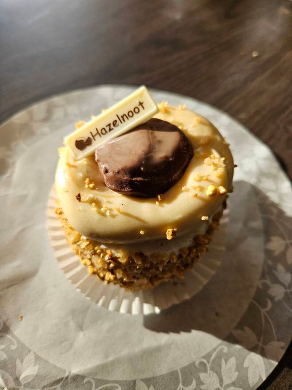 Hazelnootschuim gebakje