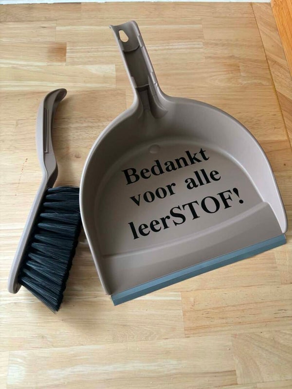Stoffer met blik: Bedankt voor alle leerSTOF!