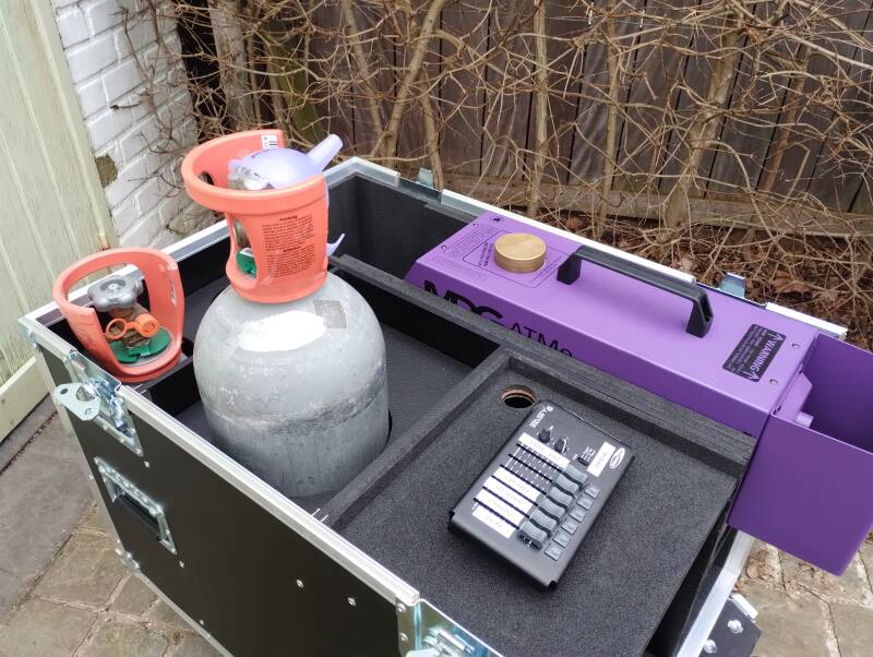 MDG ATMe hazer in flightcase 2