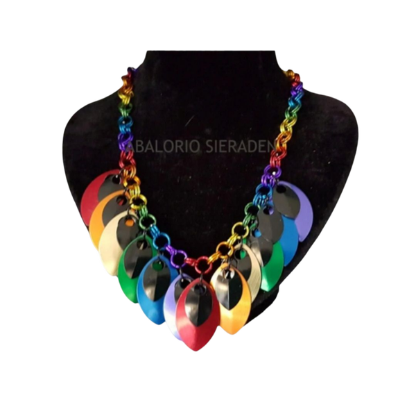 Aluminium schalenketting in regenboogkleuren gecombineerd met zwart