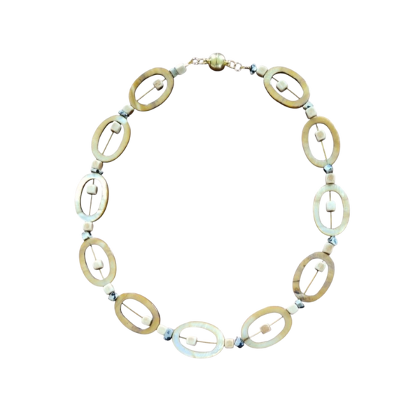 Luxe ketting van been op gouddraad