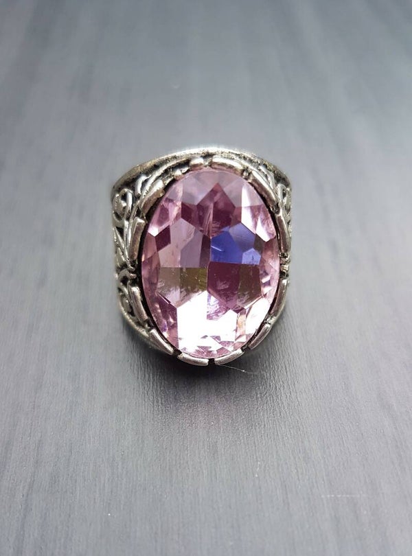 Ring verstelbaar antiek zilverkleur met facetsteen roze